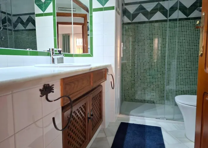 Oasis - Near Locos *